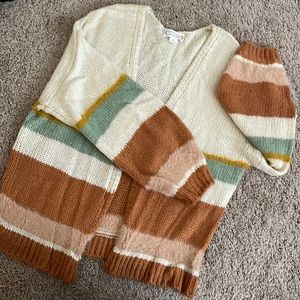 Y’all - this is CUTE! Cool textures and perfect beach bone fire situation!